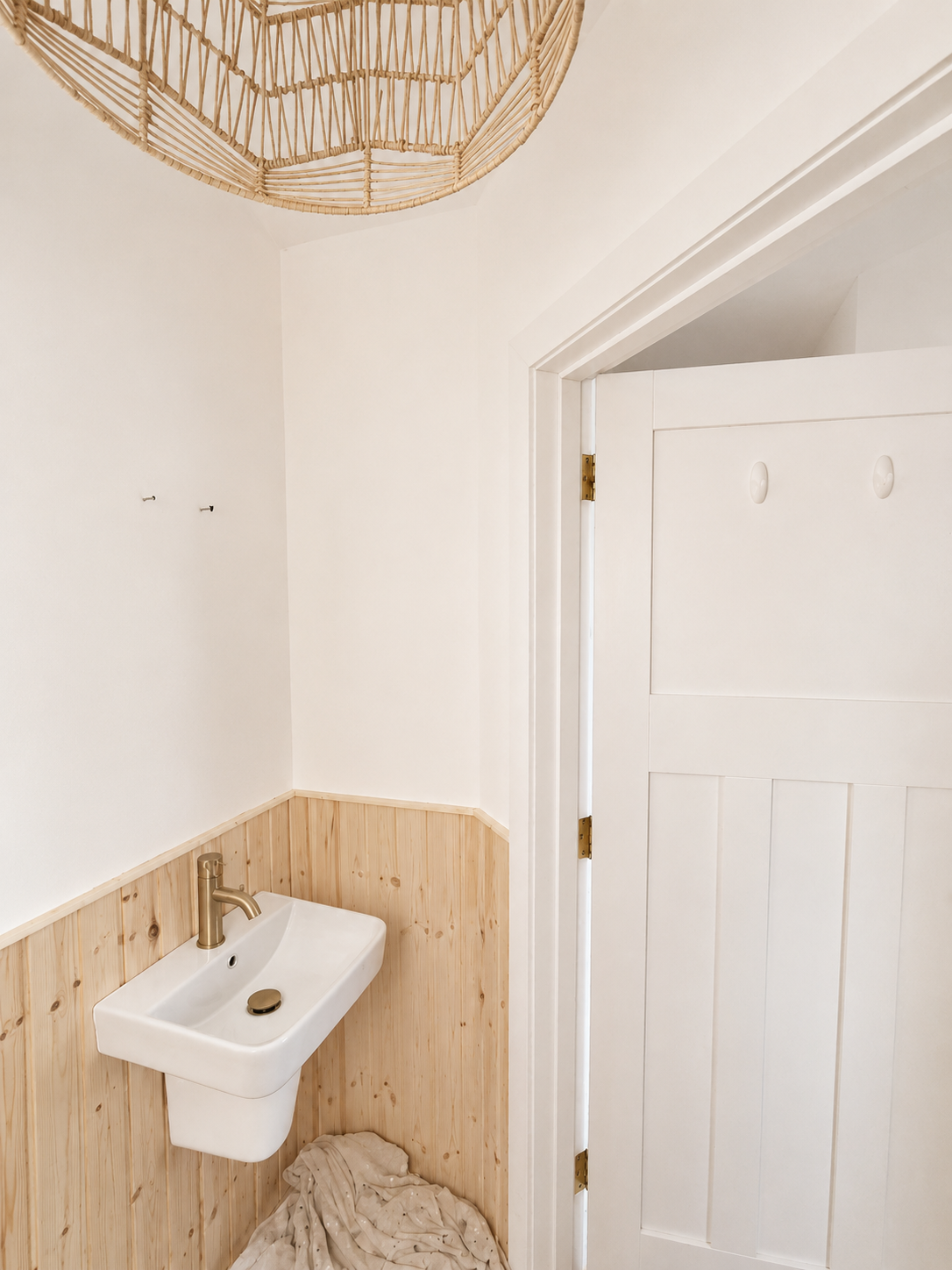 Cloakroom before — additional view